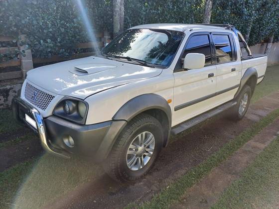 MITSUBISHI L200 2.5 GL 4X4 CD 8V TURBO DIESEL 4P MANUAL MITSUBISHI L200 2.5 GL 4X4 CD 8V TURBO DIESEL 4P MANUAL